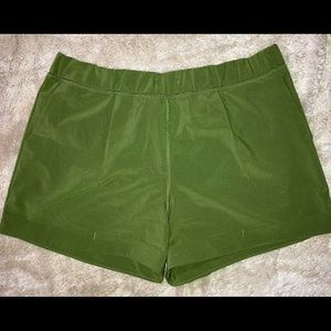 Scorpio Sol Green Athletic Shorts